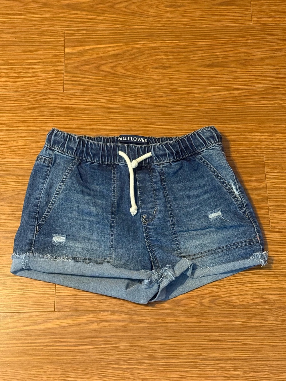 Wallflower Women Jean Shorts SZ S